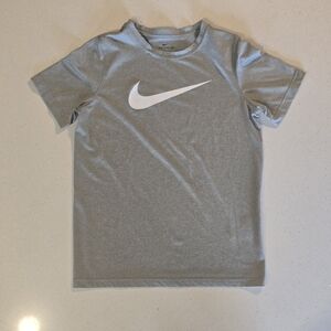 Kids EUC Nike Light Grey Dri-fit Tee with White Swoosh